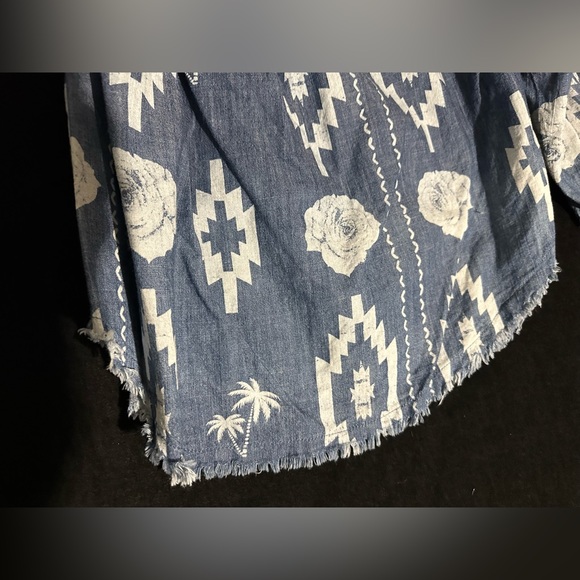 Mac & Me  Chambray denim roses Aztec off the shoulder shirt, Size L - Picture 5 of 7